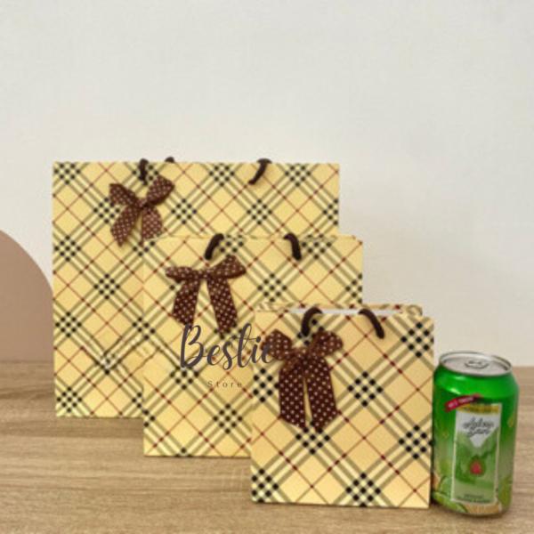 Paper Bag Paperbag Cantik Kantong Karton Korea Premium Tebal Tas Bungkusan Hadiah Kado Motif Kotak Elegant - Image 4