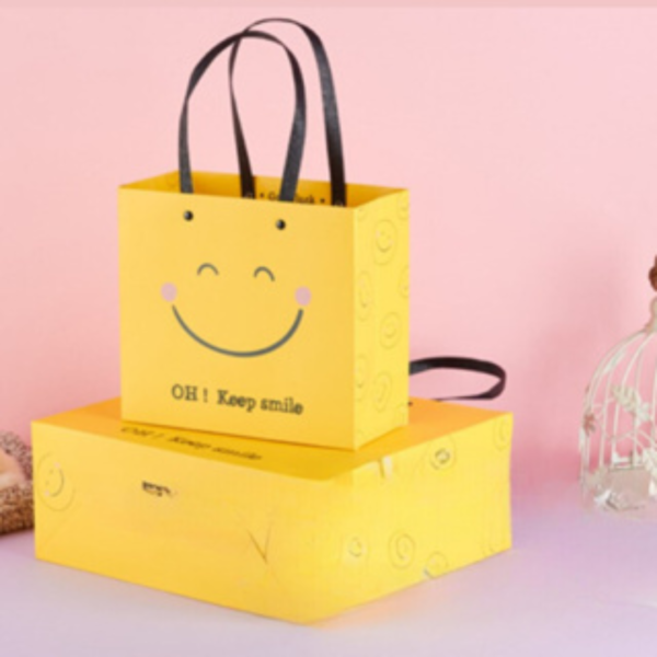 Bestie Premium Paperbag Paperbag Tas Kado Kuning Smile Kantong Tebal Gift Bag Lucu Unik Import - Image 3